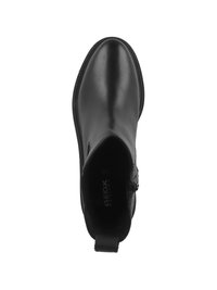 Stivale nero alla caviglia con esterno in pelle liscia, punta rotonda, zip laterale e cuciture minime. Offre una silhouette elegante e moderna.