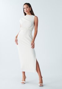 BWLDR ALIAS MIDI - Vabalt langev kleit - off white