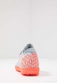 Puma Botines de fútbol para césped - light blue