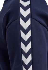 Hummel LOOSE FIT - Felpa - peacoat