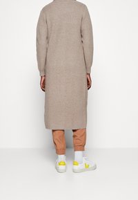 Object Cardigan - beige