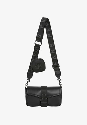 Borsa a tracolla nera con parte anteriore in pelle liscia, lati in tessuto, chiusura con fibbia e una piccola pochette staccabile su una tracolla.