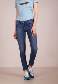 BOSS Vaqueros pitillo - dark blue