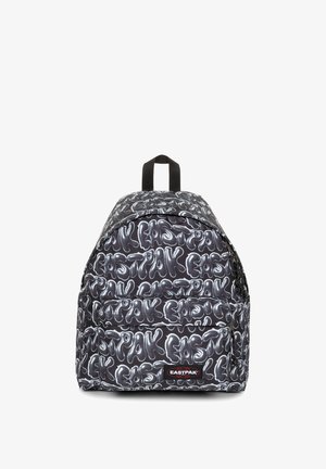 Zaino nero con motivo a testo bianco lucido e ripetuto. Dotato di una tasca frontale con cerniera e maniglia superiore per il trasporto, progettato per la durata.