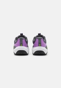 Under Armour DYNAMIC SELECT - Training shoe - castlerock/provence purple/high-vis yellow