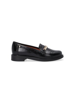 Schwarze Leder-Lederschuhe mit strukturiertem Finish, runder Zehenform und kleinem Blockabsatz. Mit einer dekorativen goldfarbenen Kettenakzentuierung auf dem Vorderblatt.