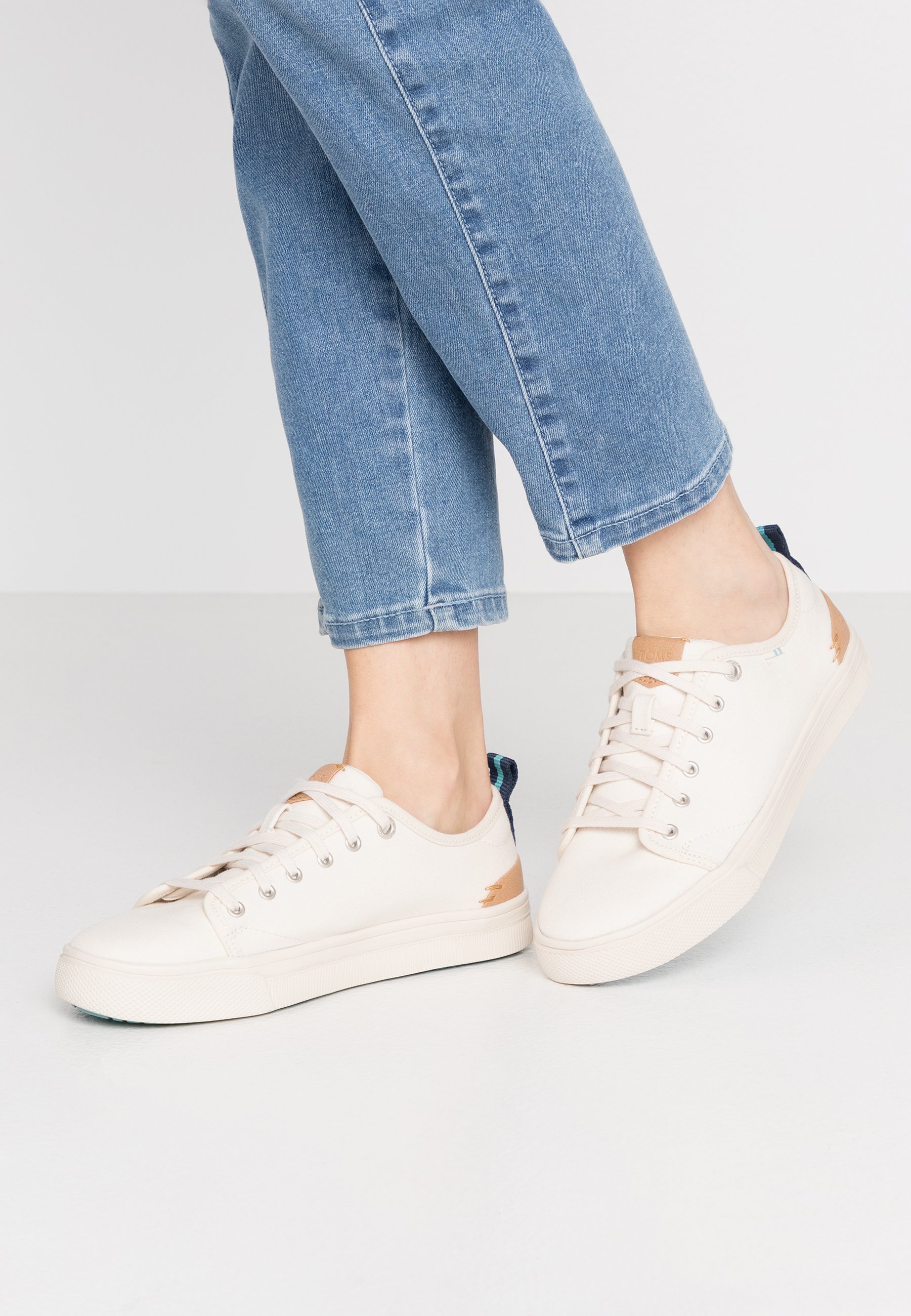 toms trvl lite