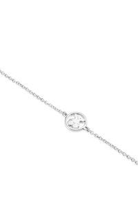 Bracciale in argento con ciondolo circolare caratterizzato da un design floreale intagliato, finitura lucida, texture leggera e stile a catena collegata.