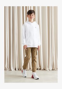 Ikke valgt, photon dust/black/picante red