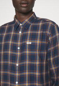 Wrangler POCKET SHIRT - Camicia - navy