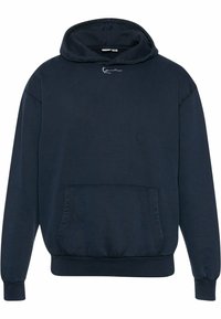 Sudadera con capucha de color azul marino hecha de algodón. Cuenta con un bolsillo tipo canguro, puños acanalados y una capucha con cordón y un sutil bordado de logo.