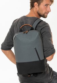 Aunts & Uncles HAMAMATSU - Zaino - gravity grey