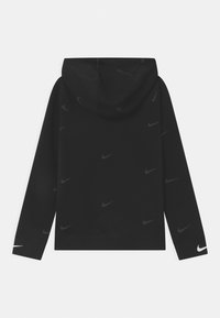Felpa nera Nike con un motivo di logo in una tonalità più scura. Progettata con cappuccio e maniche lunghe, realizzata in tessuto morbido.