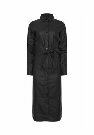 Vestido negro de camisa fabricado en una tela suave, con un cuello, mangas largas, botones frontales y un cinturón que se ata en la cintura para un ajuste ceñido.