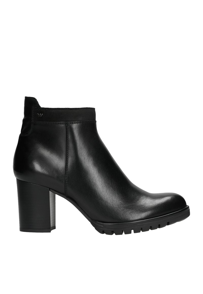 Stivaletto in pelle nera con finitura liscia, tacco grosso e suola in gomma. Presenta un elastico aderente nella parte superiore e dettagli di cucitura minimi.