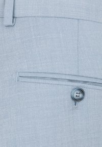 Jasnoniebieskie spodnie materiałowe z fakturowanym splotem, jedną tylną kieszenią i zapięciem na guzik. Dopasowany krój z czystymi krawędziami.