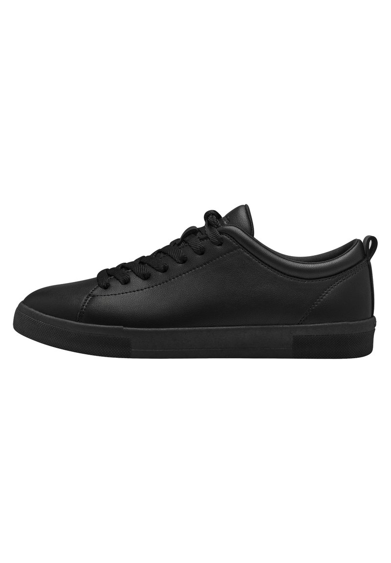 Schwarze Low-Top-Sneaker aus glattem Leder, mit einer abgerundeten Zehenpartie, rutschfester Gummisohle, flachen Schnürsenkeln und einer Zuglasche auf der Rückseite.