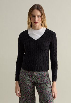 PIOMBO WITH V NECK - Jumper - black