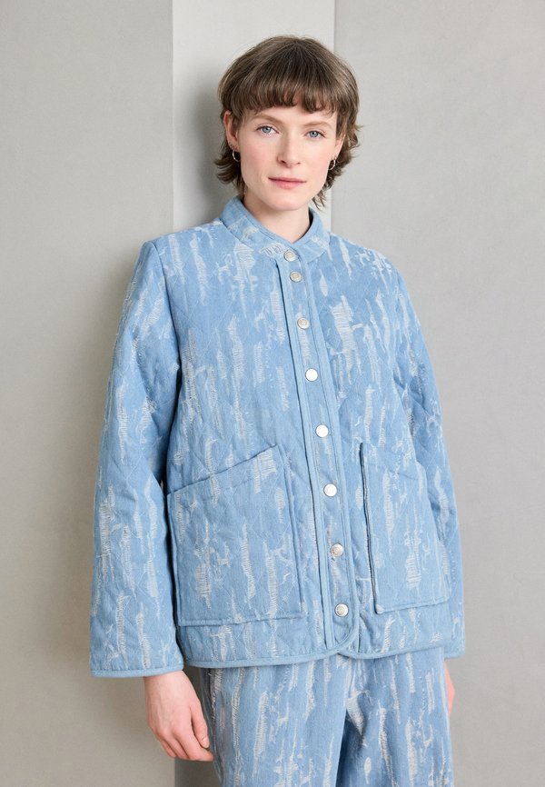 JACKET - Summer jacket - washed denim