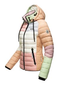Jaket s punjenjem u pastelnim bojama, s kapuljačom, zippered džepovima i crnim metalnim dijelovima. Tekstura šavova stvara kviltani uzorak.