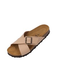Beige Kreuzriemen-Sandale mit strukturiertem Korkfußbett, verstellbarem silberfarbenem Schnallenakzent und schwarzem Gummisohle.