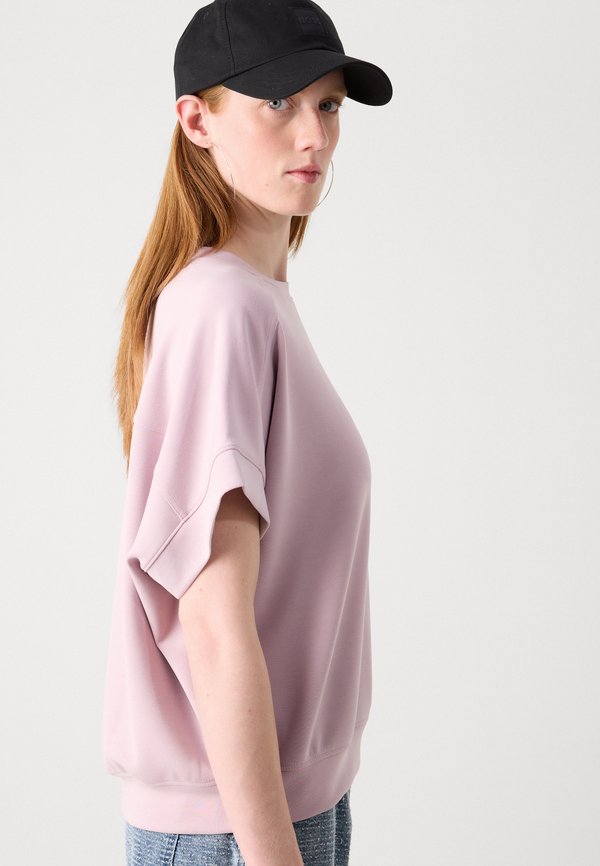 ENARI - Basic T-shirt - open purple3