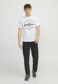 Jack & Jones RUNDHALS - T-shirt con stampa - white