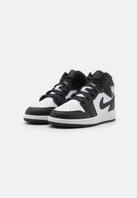 Jordan AIR JORDAN 1 MID SE UNISEX czarny