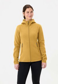 Gele fleecejas met capuchon, voorzien van een volledige rits en zijzakken. Het materiaal is zacht met een gladde textuur. Eenvoudig, functioneel ontwerp.