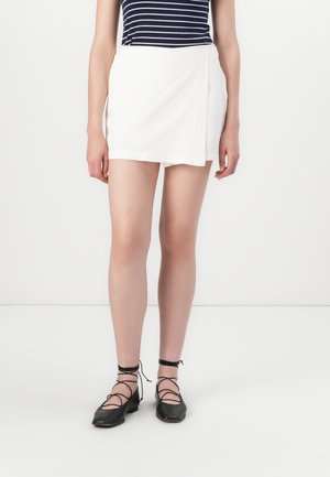 Farkkushortsit - white wash indigo