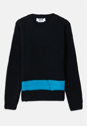 Pull en maille noir avec texture côtelée, présentant une rayure turquoise horizontale en bas. Encolure ronde classique et manches longues.
