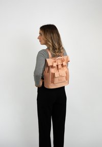 Johnny Urban JULES UNISEX - Hátizsák - peach