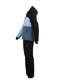 Veste imperméable avec un design bleu et noir, poches à zip, poignets réglables et capuche. Pantalons noirs avec des zips aux chevilles.
