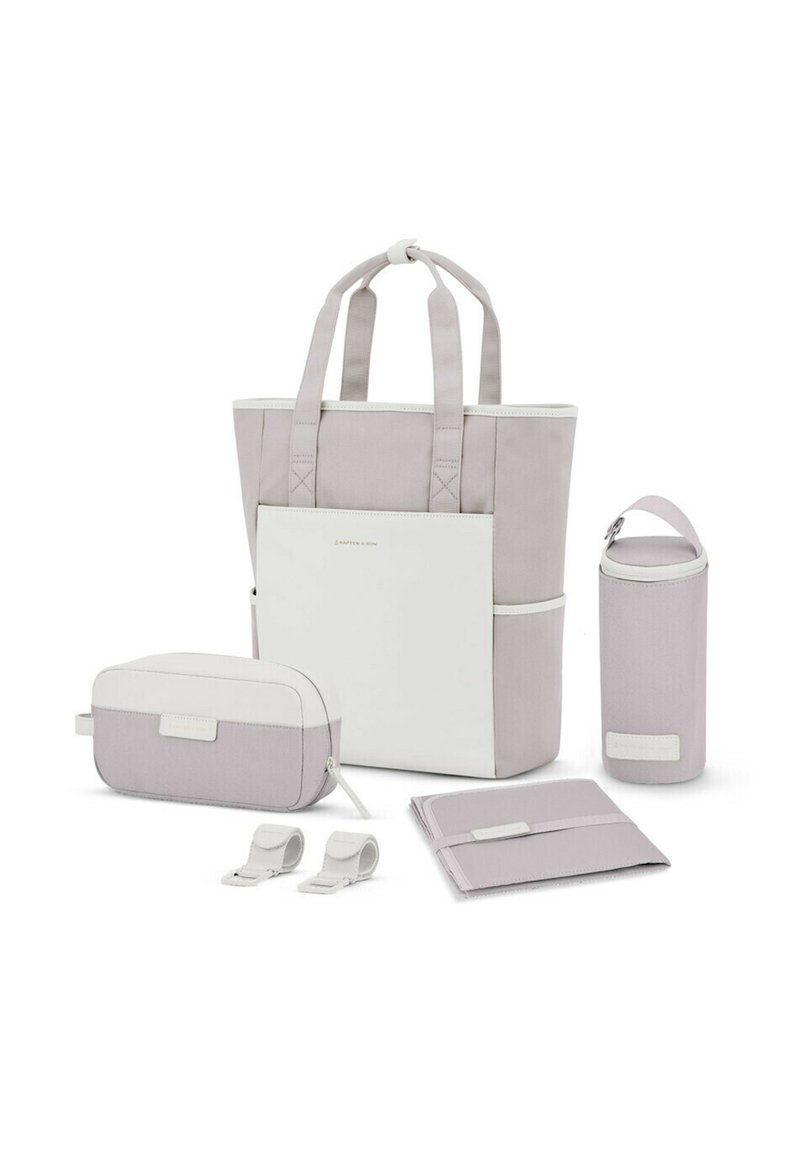 El set de bolso tote incluye un tote grande gris, un pequeño estuche, un soporte para botella de agua, un cuaderno y dos correas; todo en una suave combinación de colores gris y blanco.