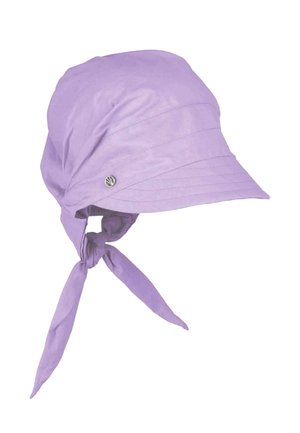 Világoslila szövet napkalap széles, ívelt karimával és a hátulján lelógó, megkötött két pánttal, az oldalán egy kis kerek fém logóval.