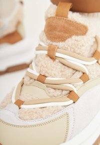 Cesare Gaspari Tenisky - beige