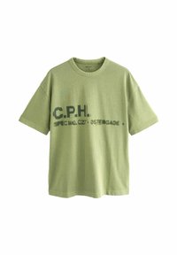 Olivengrøn bomulds t-shirt med korte ærmer, rund halsudskæring og sort grafisk tekst "C.P.H." trykt på forsiden.