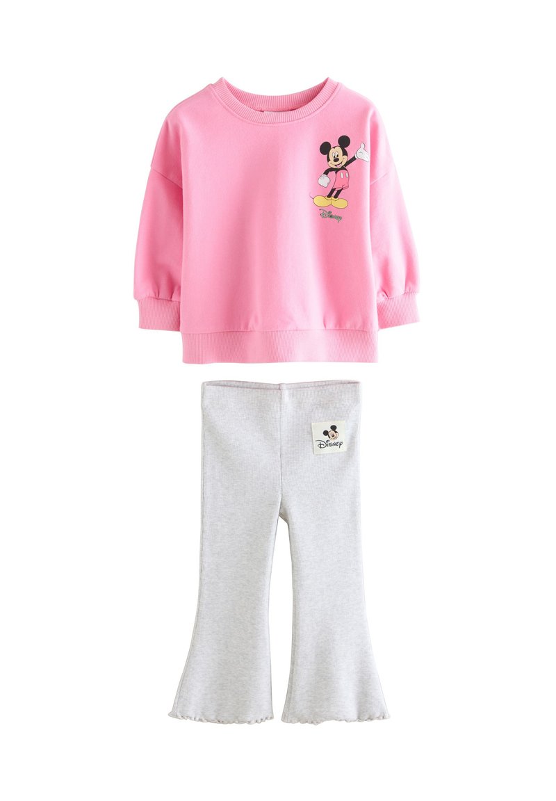 Lyserød sweatshirt med Mickey Mouse-grafik, rund hals og ribbede ærmegab, kombineret med grå udvidede leggings med et lille Mickey Mouse-mærke.