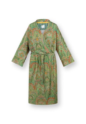 Groene gewaad met paisleypatroon, met een omwikkeld ontwerp, lange mouwen en een bijpassende riem, met bloemige accenten en een zachte textielstructuur.