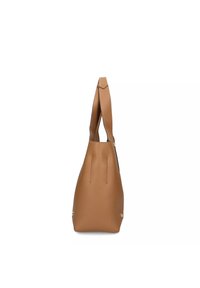 Borsa a spalla in pelle marrone con una texture liscia, forma arrotondata e un manico corto; presenta cuciture sottili e un design minimalista.