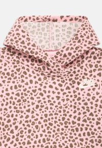 Nike Sportswear WILD WARMTH SET - Sweatshirt com capuz - medium soft pink