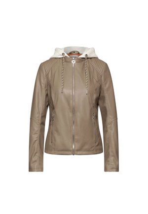 Veste en cuir synthétique taupe avec fermeture éclair devant, poches latérales zippées et capuche blanche attachée avec cordons.