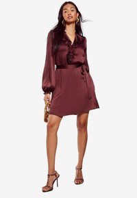 Friends Like These LONG SLEEVE RUFFLE  REGULAR FIT - Denní šaty - red