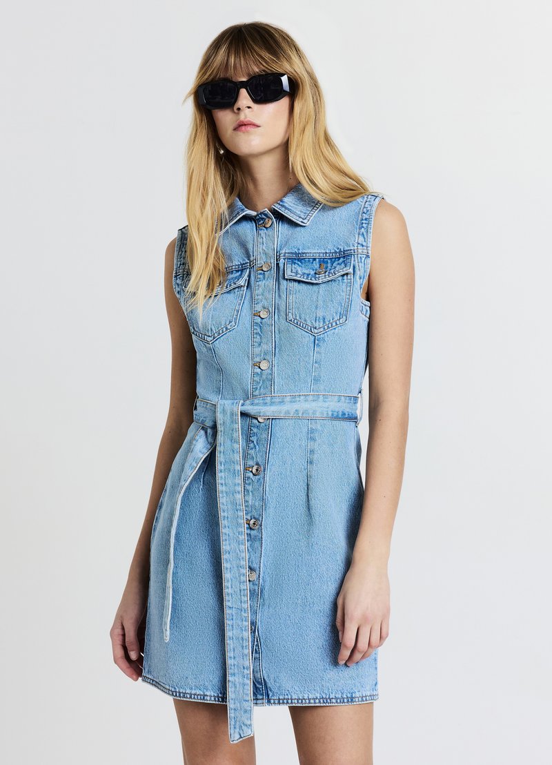 Calliope SMANICATO - Vestito di jeans - blu denim chiaro