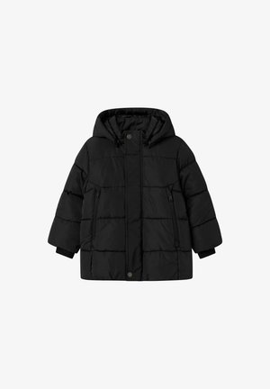 Giacca a vento nera con cappuccio, dotata di pannelli cuciti, zip frontale e due tasche laterali. Tessuto morbido con polsini elasticizzati.