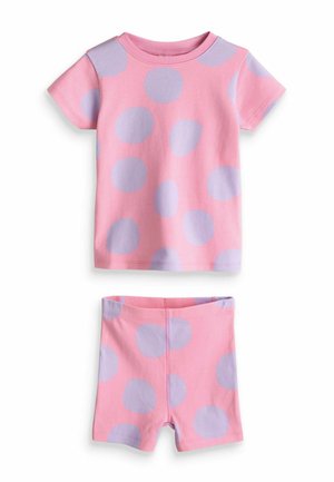 Camicia rosa a maniche corte e pantaloncini abbinati con grandi pois color lilla chiaro, progettati per un bambino.