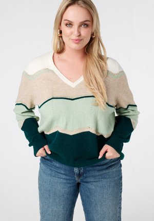 Pull en maille à col en V avec des rayures horizontales en beige, vert menthe et vert foncé. Texture douce avec des poignets côtelés et une coupe décontractée.