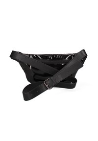 Borsa in pelle verniciata nera con finitura testurizzata, dotata di una tracolla regolabile e di una chiusura a zip sul davanti.