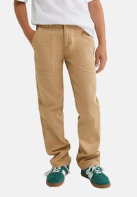 WE Fashion BLUE RIDGE - Vaqueros rectos - beige