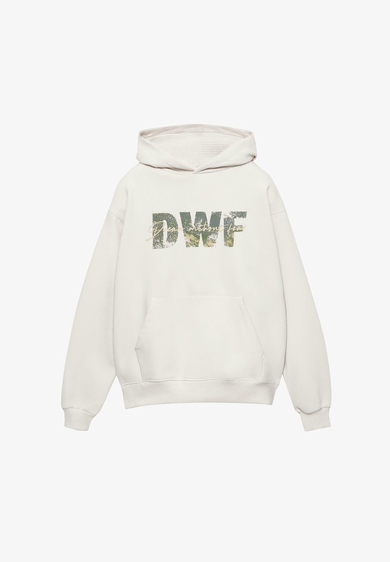 Bieló mikina výrobená z mäkkého materiálu, so zapracovaným predným vreckom a veľkým gráfikálnym vzorom "DWF" s texturovanou zelenú potláčou na hrudi.